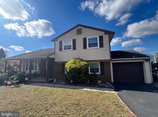 825 Lexington Ave, Blackwood, NJ 08012