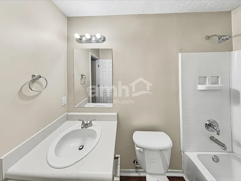 2649 Sutherland Dr — Photo 13
