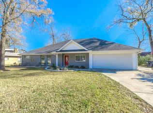 118 Crestway Dr, Baytown, TX 77520