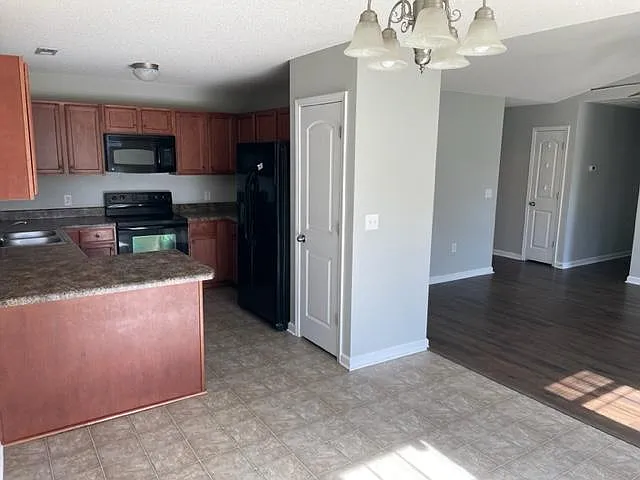 2841 Weathersby Dr — Photo 4