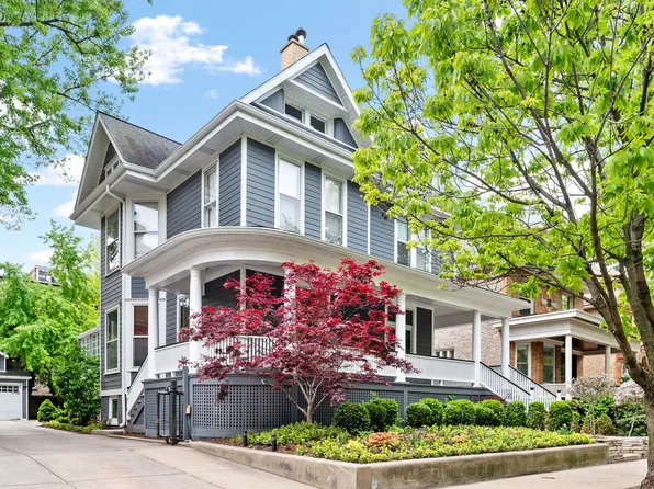 819 W Junior Ter, Chicago, IL 60613