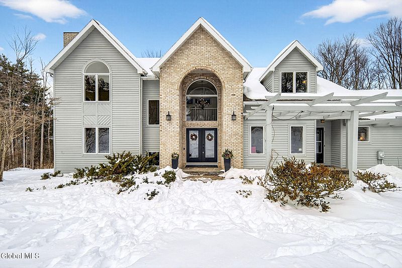 2nd image of 27 Indian Pipe Drive