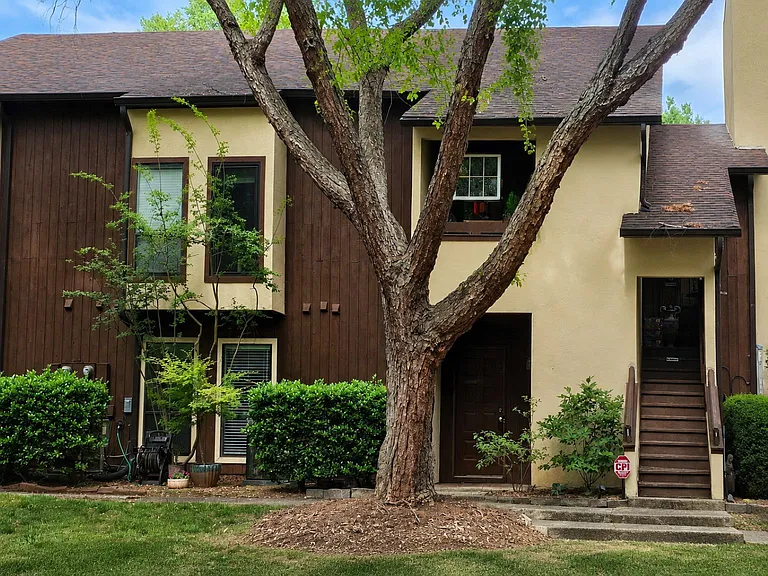 7223 Winery Ln — Photo 1