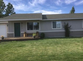 2607 SW Glacier Ave, Redmond, OR 97756