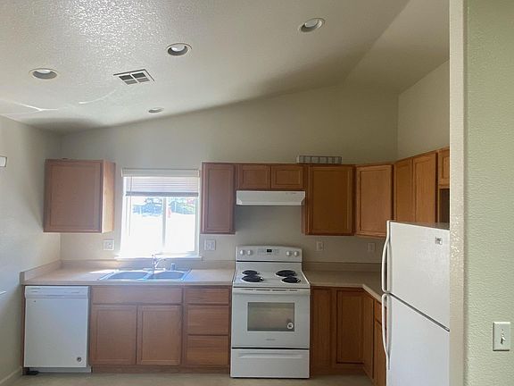 3rd image of 4004 Lepire Dr Unit 140