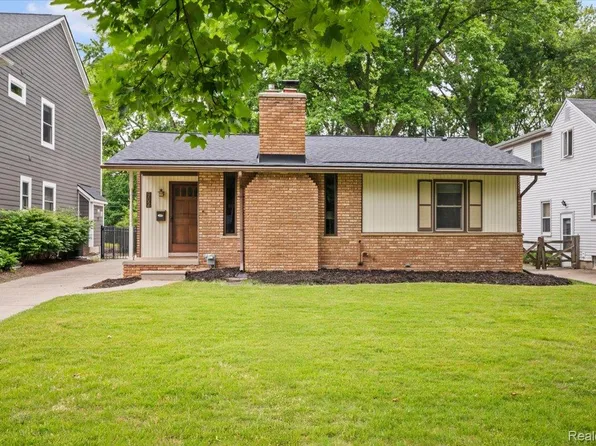 902 Royal Ave, Royal Oak, MI 48073