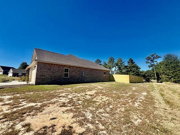 3rd image of 47 Joan Dr