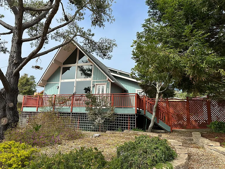 1820 Astor Ave — Photo 1