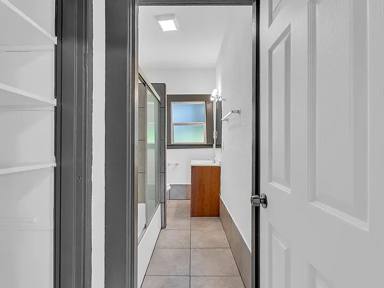 252 Oakland Ave — Photo 10
