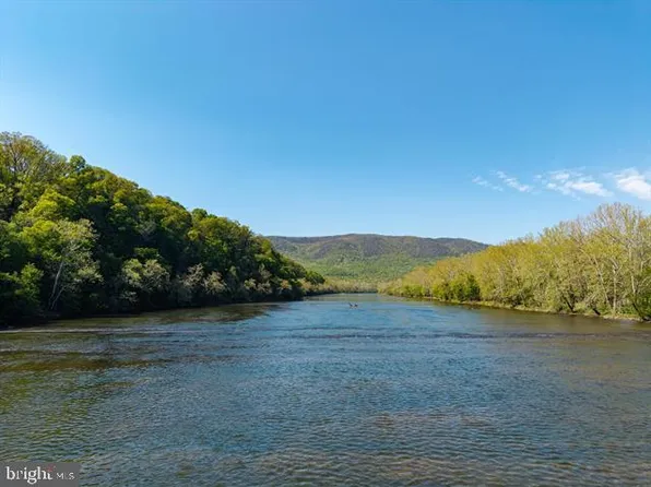 702 Richview Rd, Rileyville, VA 22650
