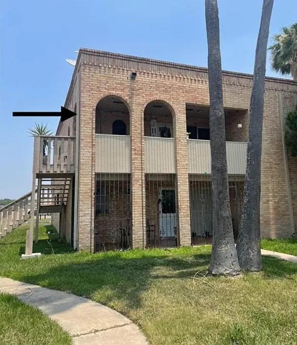 2700 Parker Ln