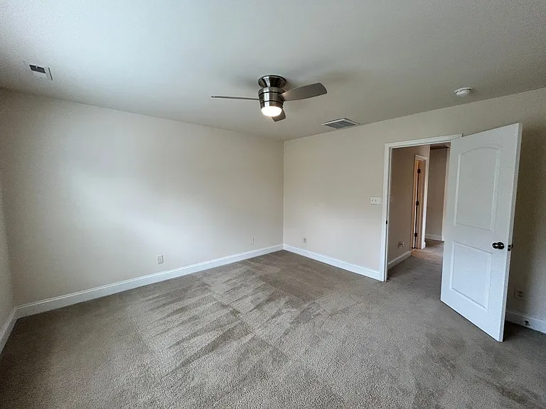 4901 Warwick Rd E — Photo 25