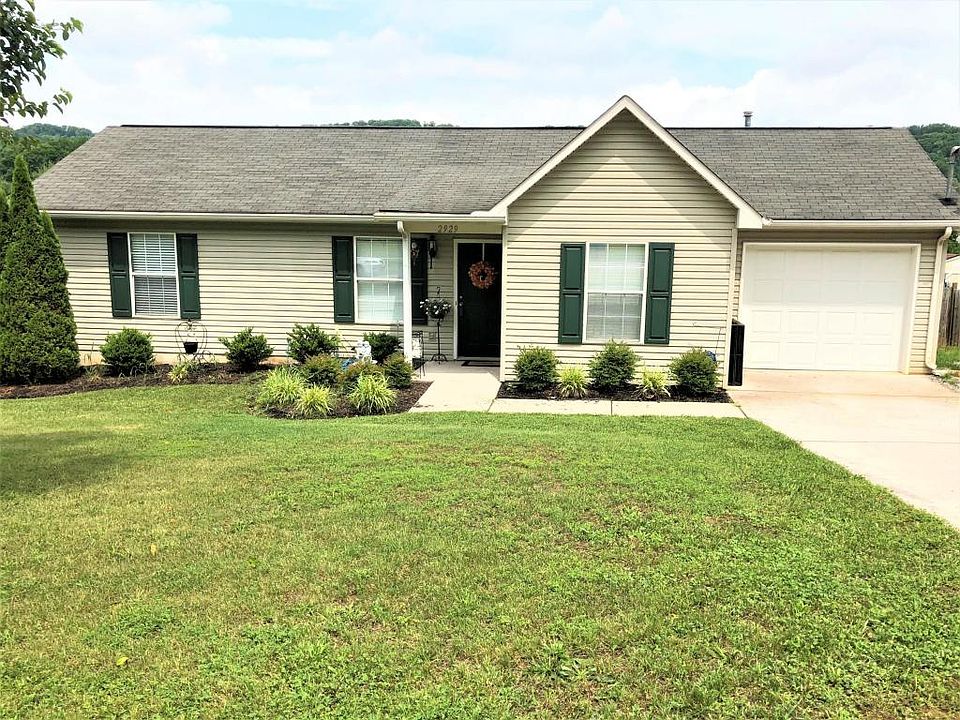 1st image of 2929 Carbine Ln