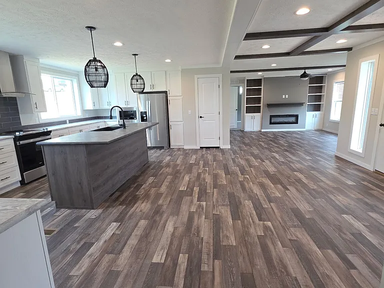 209 W Lake St — Photo 5
