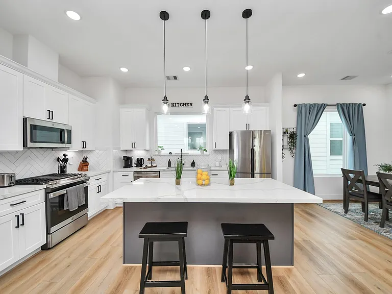 3004 Holman St — Photo 11