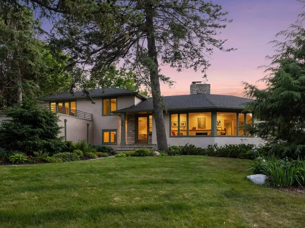 244 Janalyn Cir, Golden Valley, MN 55416