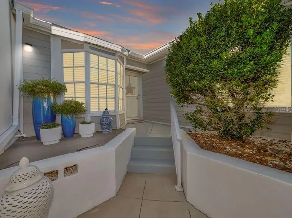 504 Woodstork Cir, Bradenton, FL 34209