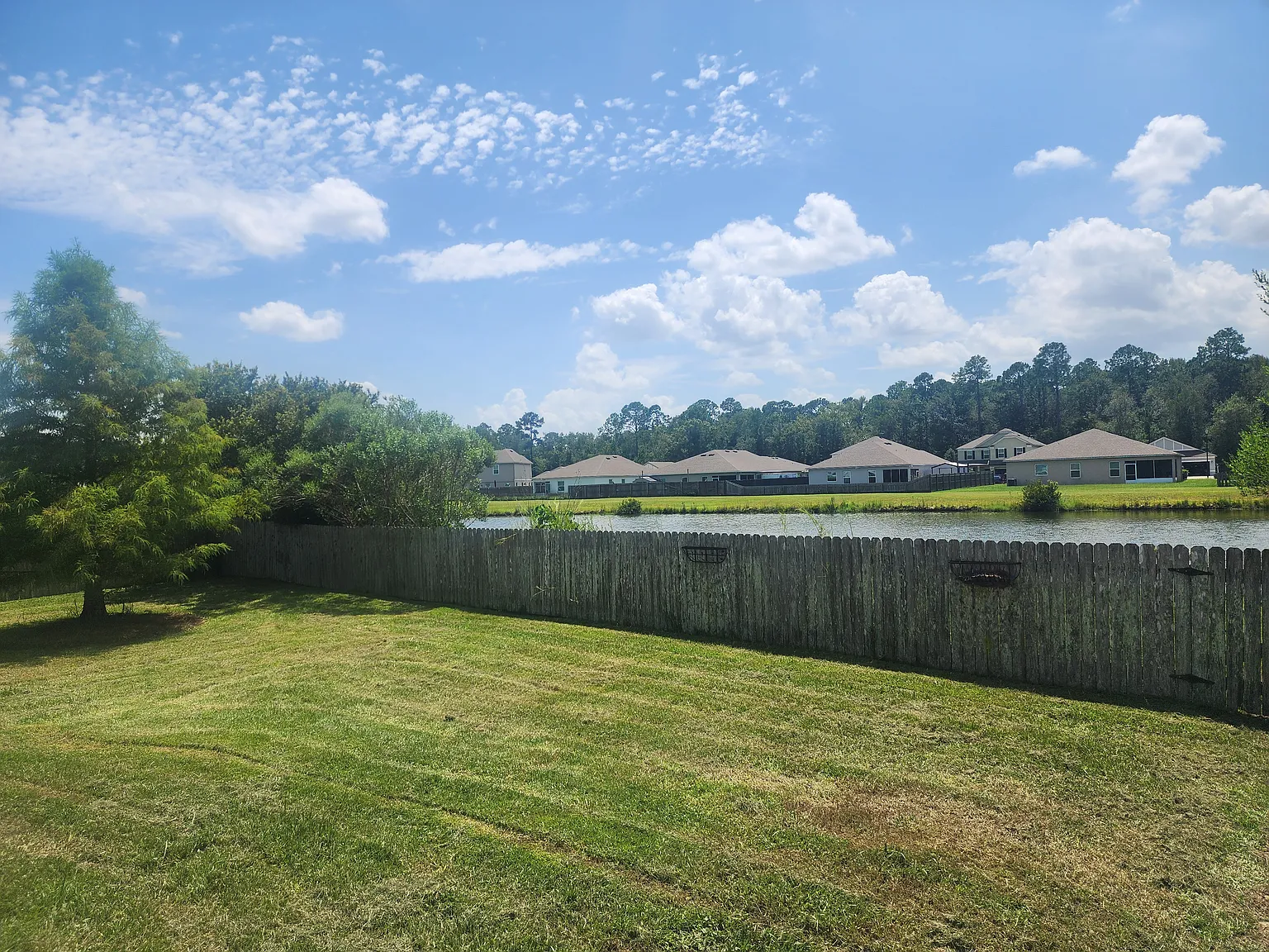 4 bed, 1875 sqft, $2,300 — Photo 2