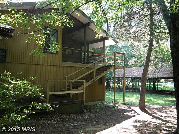 Exterior (Rear)