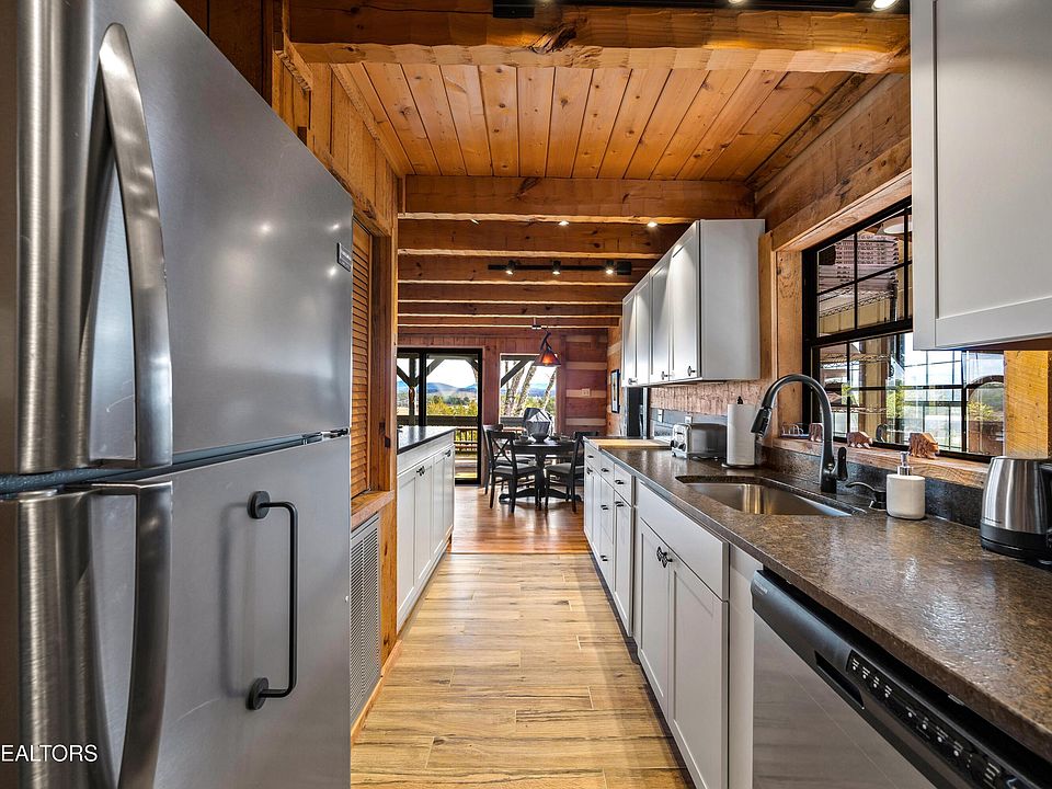 16th image of 1019 Moonside Ln