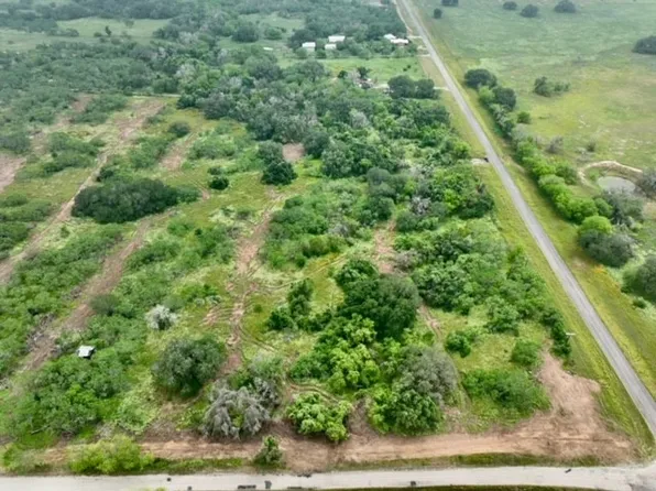 39 Private Road Frio Ests, Moore, TX 78057