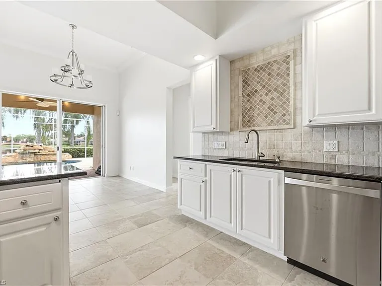 7681 Sicilia Ct — Photo 15