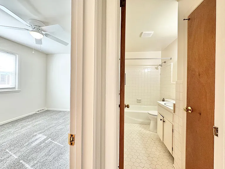 1723 E Cone Blvd #C — Photo 11