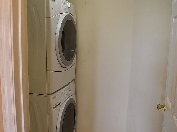 3rd image of 1850 Retreat View Cir