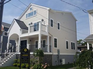 216 N Essex Ave, Margate, NJ 08402