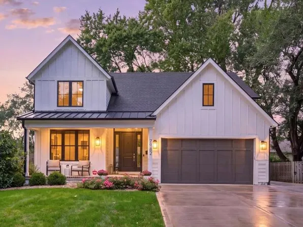 7942 Reinhardt Ln, Prairie Village, KS 66208
