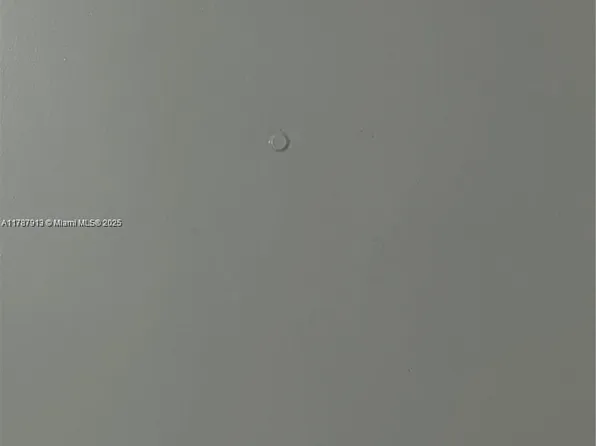 1825 S Ocean Dr APT 413, Hallandale, FL 33009