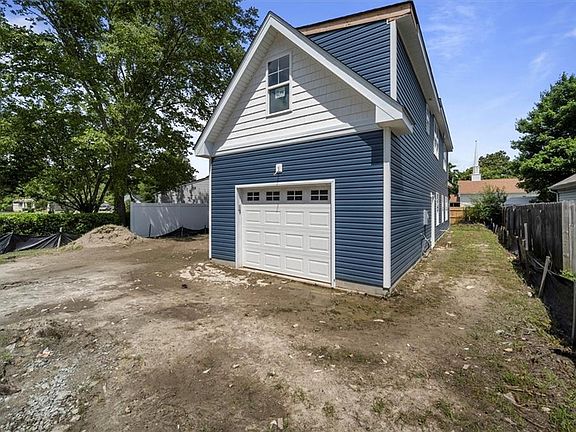 4th image of 179 Hughes Ave