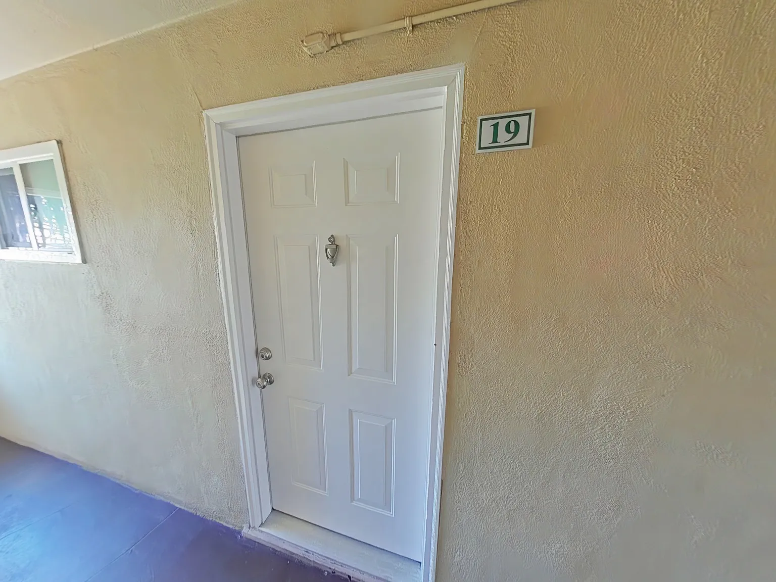 Studio, 460 sqft, $2,325 — Photo 2