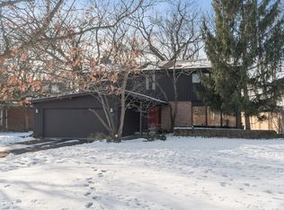 417 Woodvale Ave, Deerfield, IL