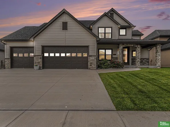 3319 Robyn Rdg, Fremont, NE 68025