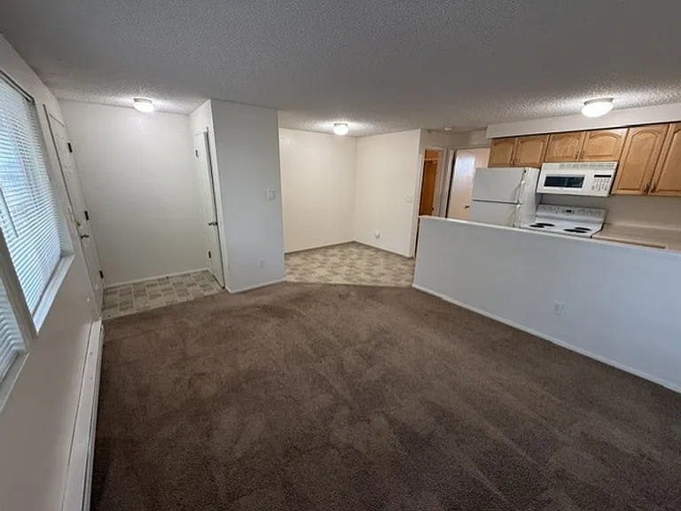 2408 Grand AVE Everett, WA 98021 — Photo 3