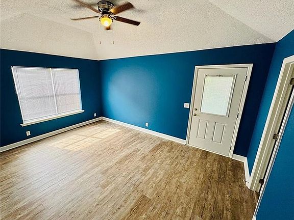 4th image of 312 Maple St