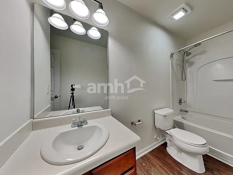 35 Border Ave — Photo 16