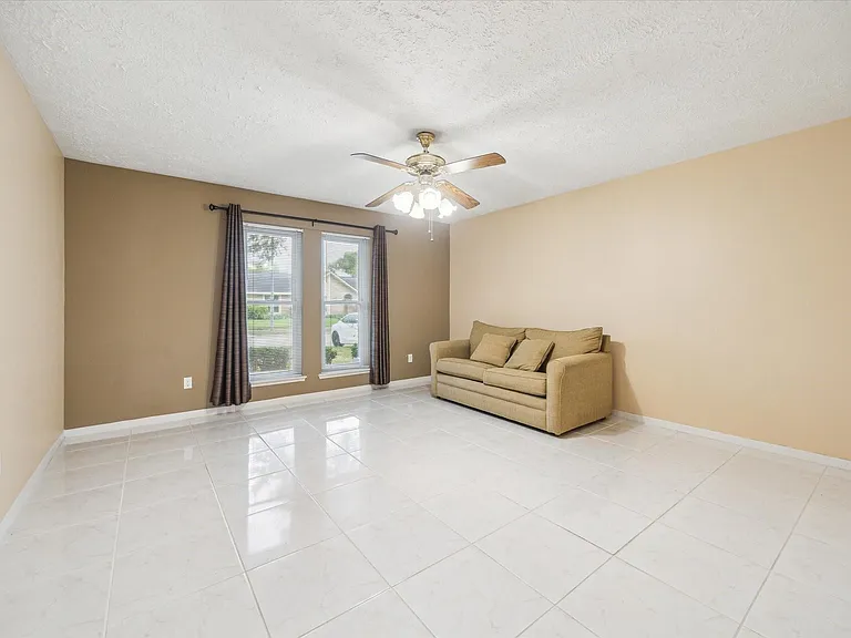 21423 Park Valley Dr — Photo 13