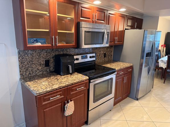 1401 SW 128th Ter APT 301H