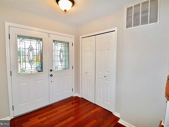 4th image of 15415 Beachview Dr