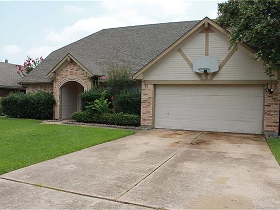 2 Attached Car Garaged Home