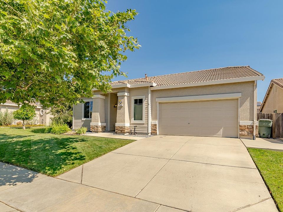 1st image of 1145 Plumas Links St