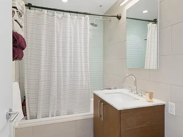 21-45 44th Drive image 7 of 13