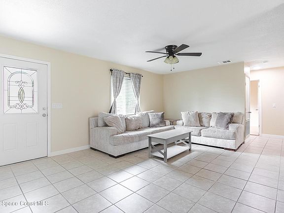 2nd image of 1263 San Matio St SE