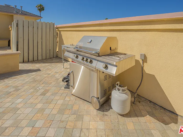 626 E Orange Grove Ave #105 — Photo 42