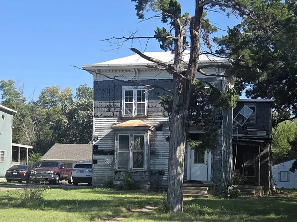 619 Gypsum Ave, Salina, KS 67401