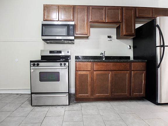 2nd image of 6734-6736 S Clyde Ave #6736-3S