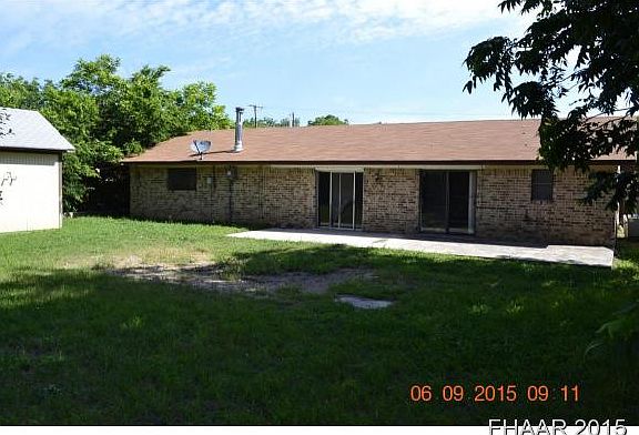 2nd image of 2914 Chaucer Dr