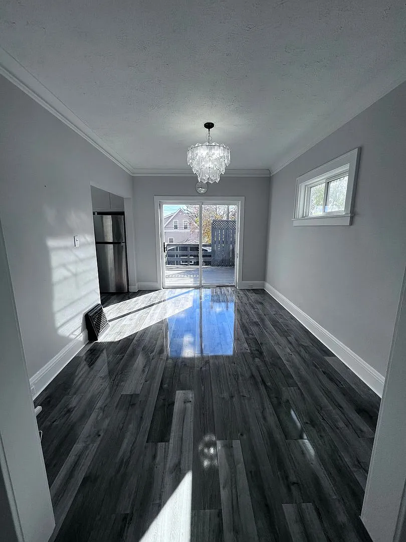 Available August 3st - 3 Bed 1 Bath Home! — Photo 4